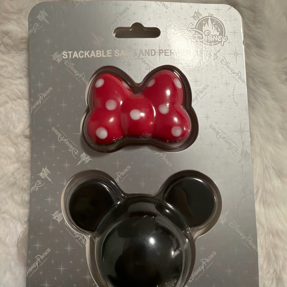 Disney stackable salt and pepper shakers